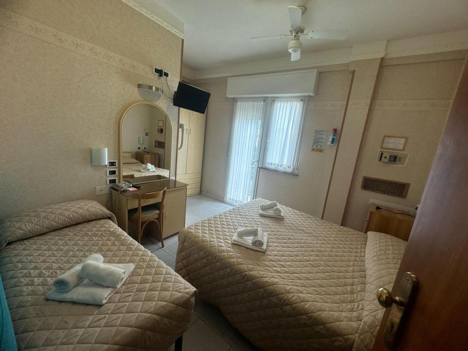 Hotel Bel Sogno Rimini Kültér fotó